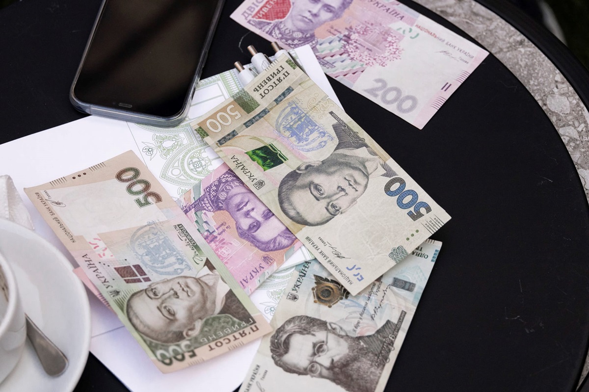 Фінансова розвідка виявила сумнівні операції на 85 млрд грн