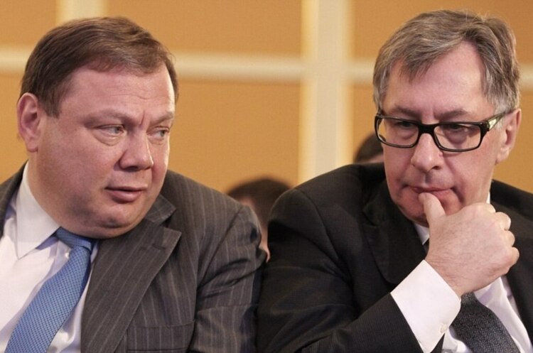 Російські олігархи Фрідман і Авен продали частки в Альфа-банку