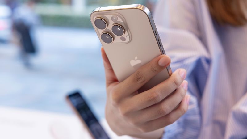 Apple виправить баг диктування, що замінює слово racist на Trump
