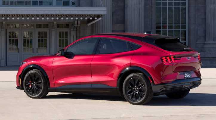 Ford відкликає майже 200 тисяч електрокарів через ризик блокування дверей