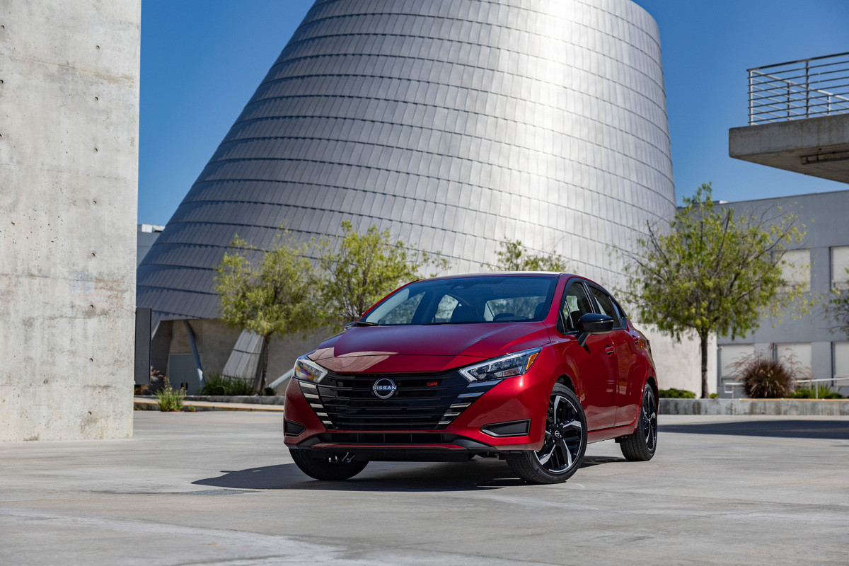 Mercedes-Benz Sells Nissan Stake