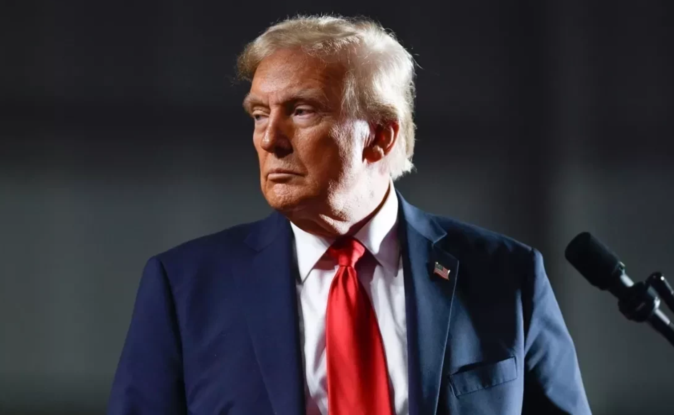 Трамп оголосив нові мита на імпорт ліків, вантажівок і меблів