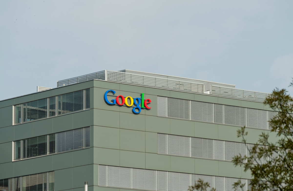 Microsoft, Amazon і Google відмовляються від виробництва в Китаї
