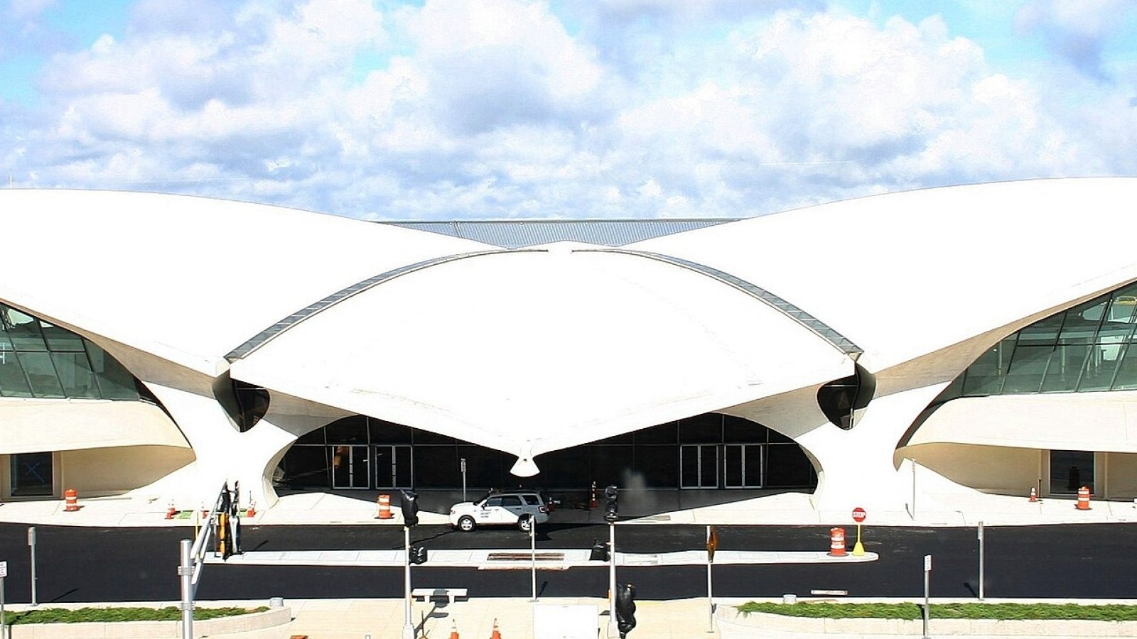 США скоротять трафік в десятках аеропортів на 10% через шатдаун