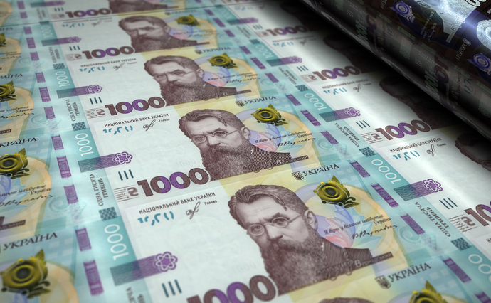 НБУ продав понад $700 млн на тлі обвалу гривні