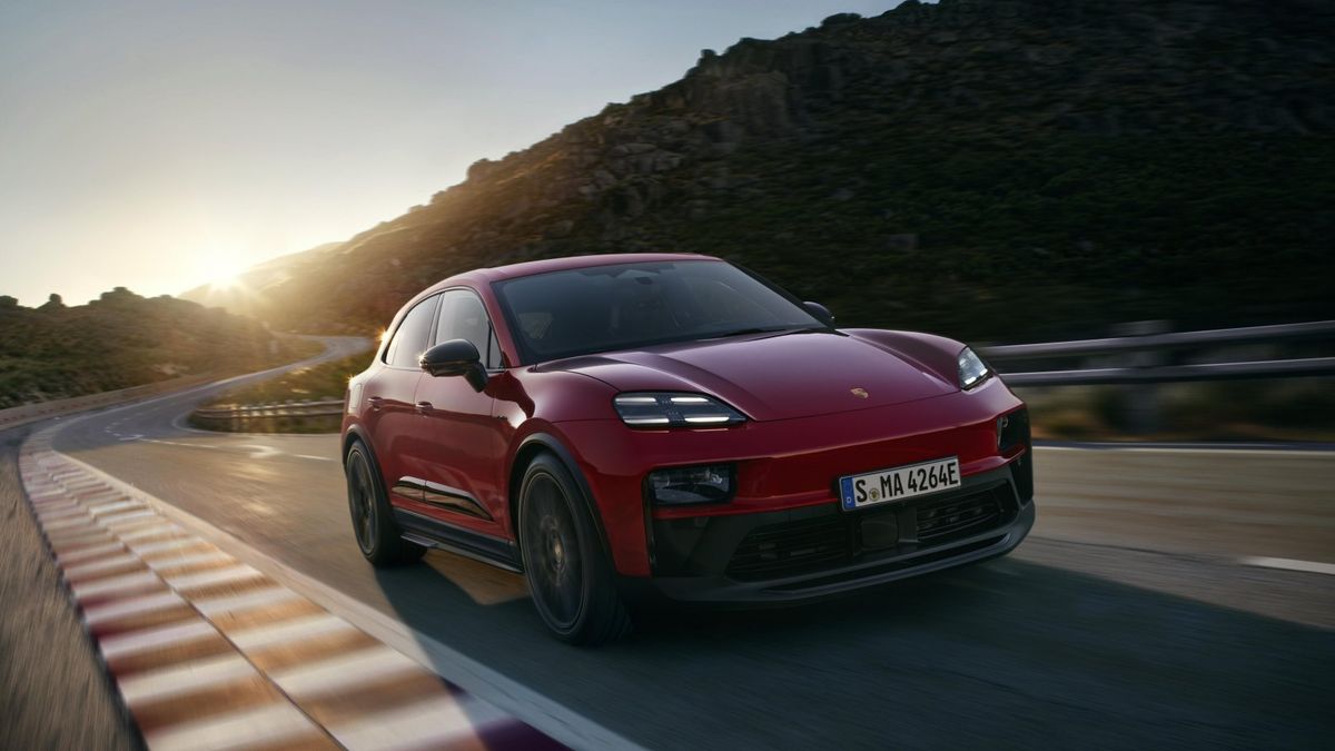 Електромобілі вперше обійшли бензинові авто за продажами в ЄС