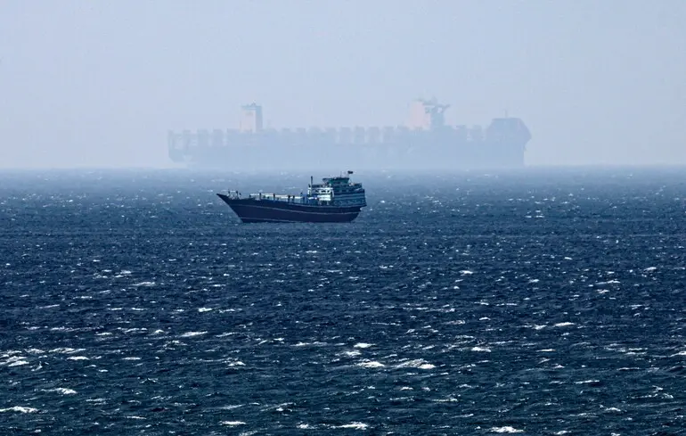 Постачання нафти через Ормузьку протоку обвалилося на 97%