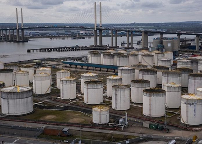 США начали экстренно освобождать нефть из резервов