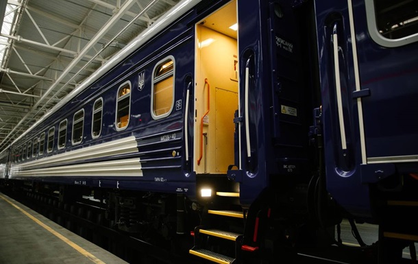 Укрзалізниця получит сотню новых вагонов украинского производства