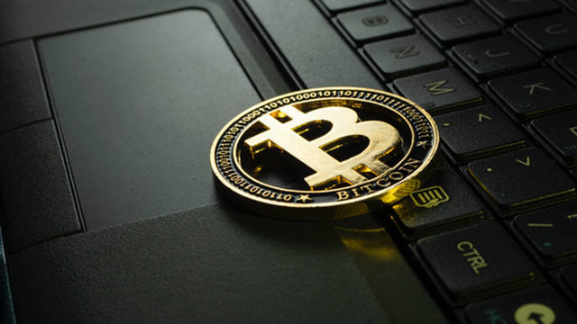 Bitcoin знижується до 4-місячного мінімуму